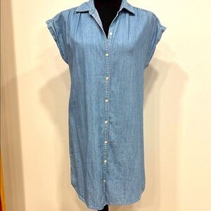 OLD NAVY Denim chambray Shirt Dress PS petite small. Will easily fit a small.
